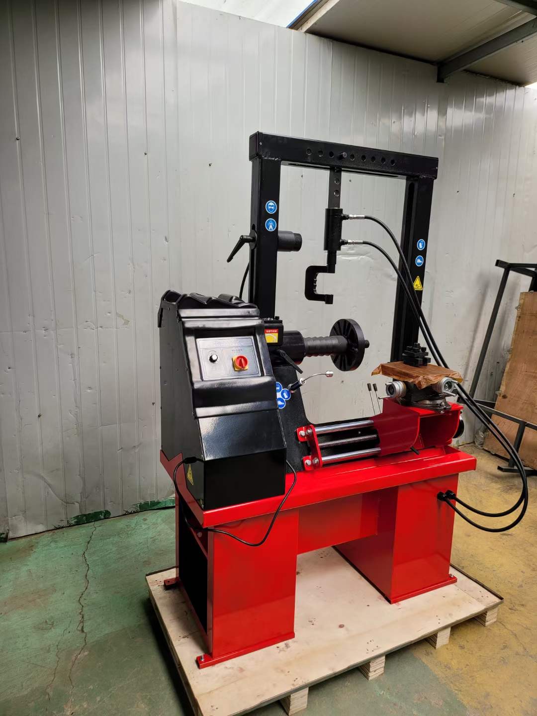 Machine de redressage de roues efficace, durable et populaire