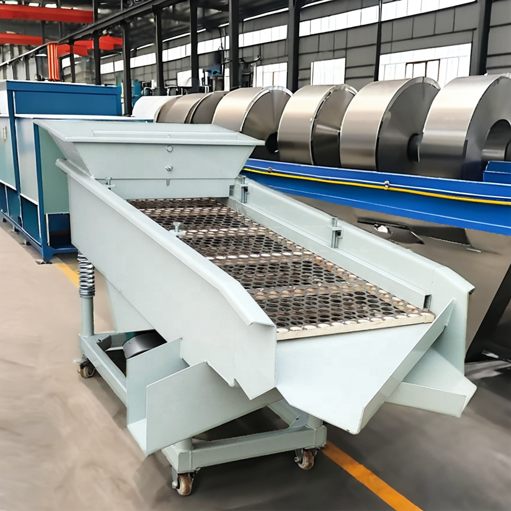 &Ouml;zelleştirilmiş &Ccedil;ok Katmanlı Doğrusal Titreşim Ayırıcı &Ccedil;ekirdek Motor D&uuml;zeneği Gran&uuml;l Toz Ayırma Metal &Uuml;r&uuml;n Ayırma Makinesi